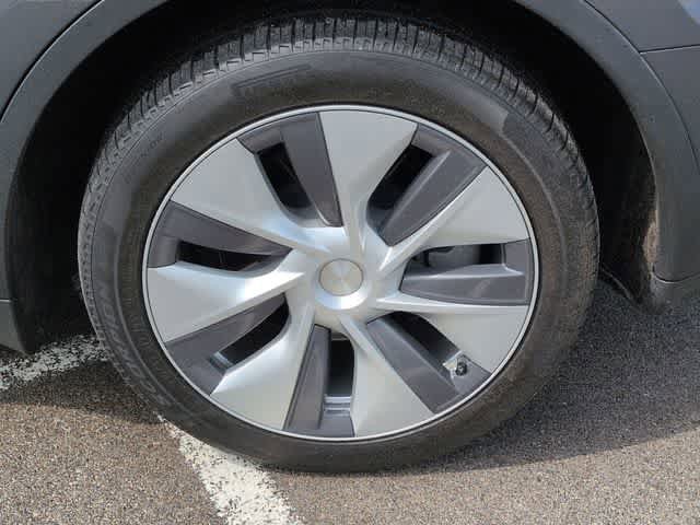 Used 2023 Tesla Model Y Long Range AWD/4WD image 13