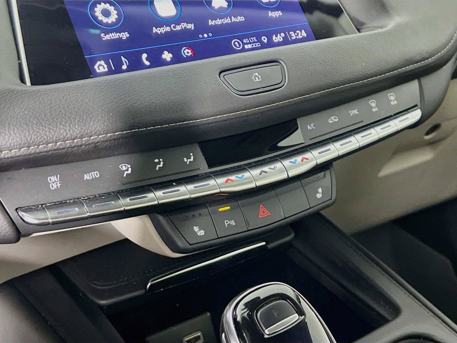 Used 2023 Cadillac XT4 Luxury w/ Cold Weather Package AWD/4WD image 15
