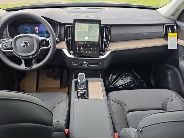 New 2026 Volvo XC90 B6 Plus w/ Protection Package Premier image 24