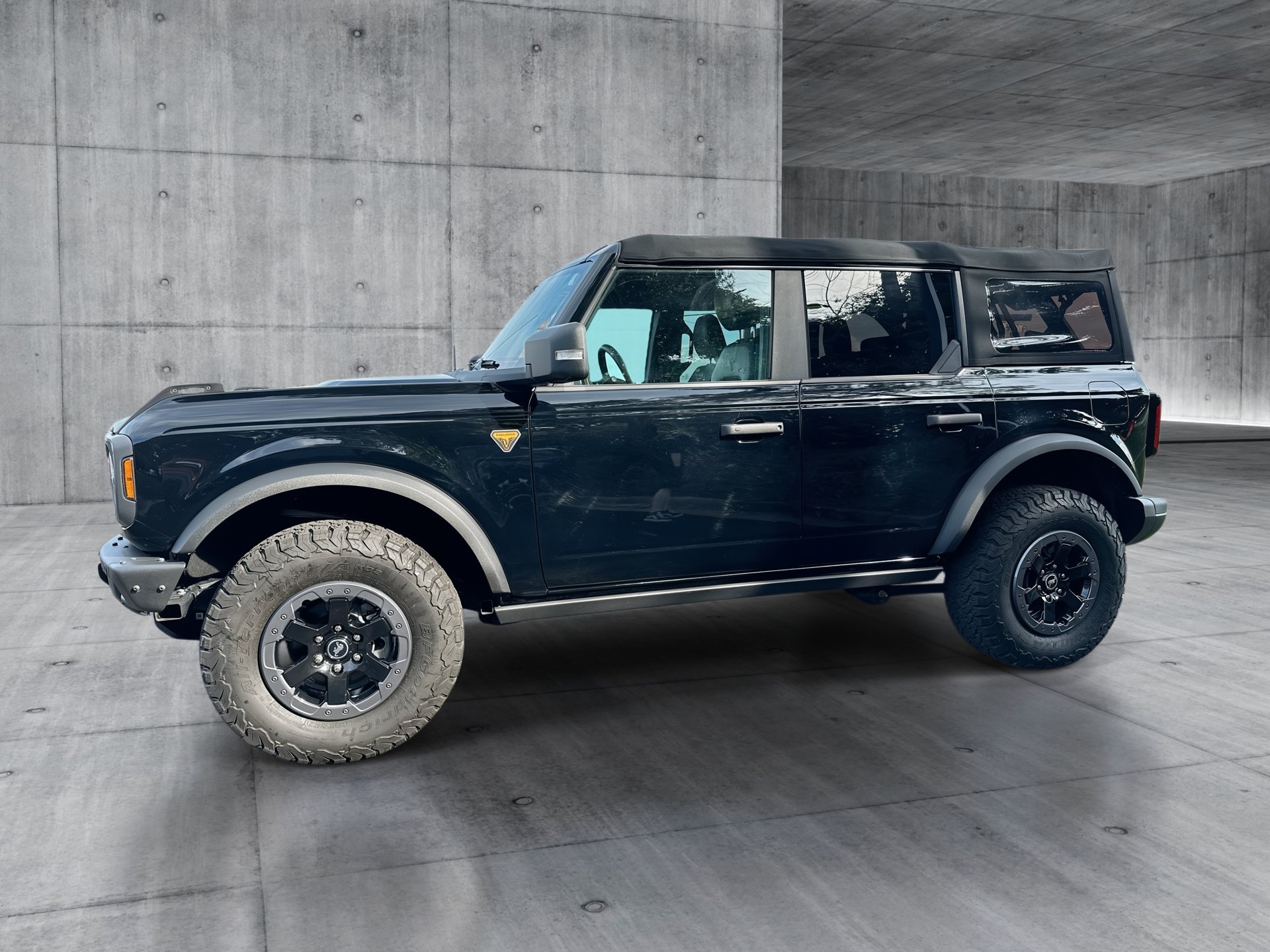 Used 2022 Ford Bronco Badlands AWD/4WD image 5