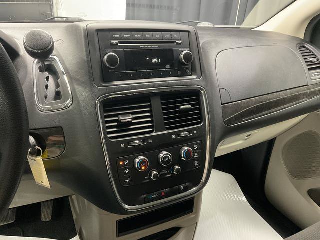Used 2016 Dodge Grand Caravan SE w/ Quick Order Package 29E SE FWD image 21