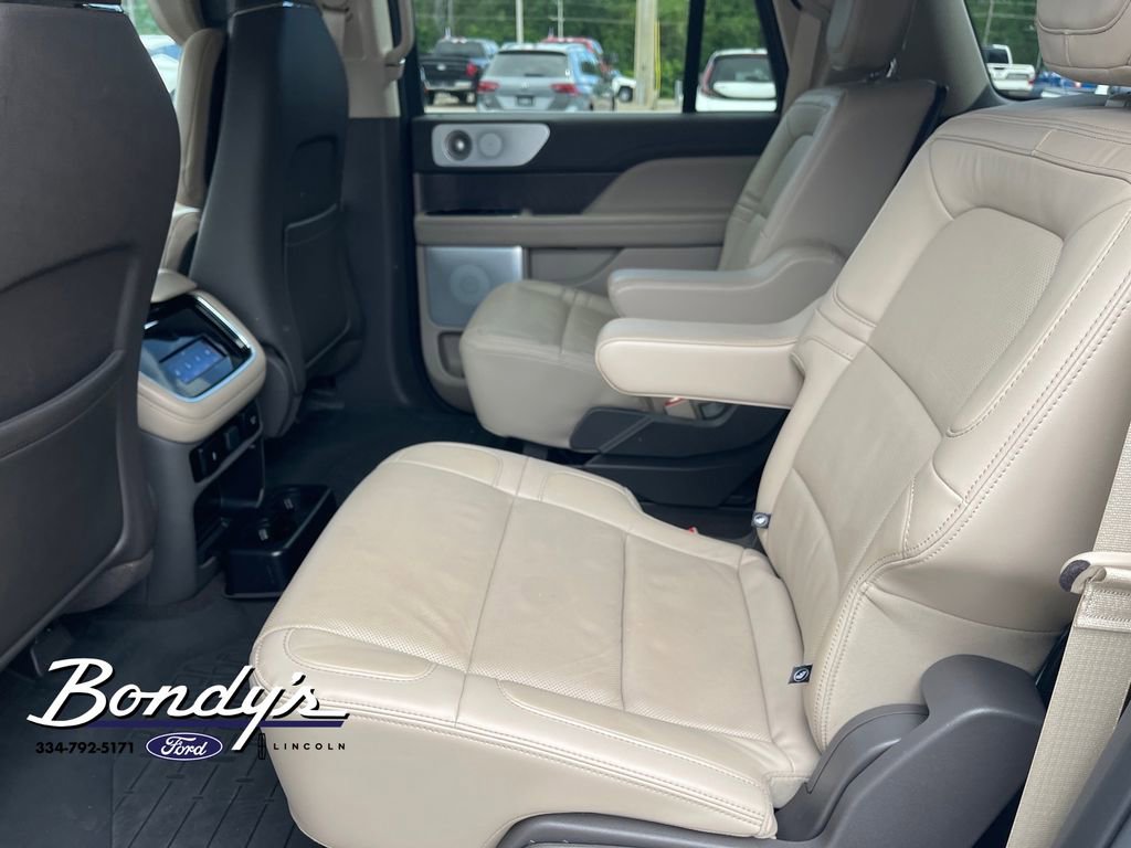 Used 2024 Lincoln Navigator L Reserve image 11