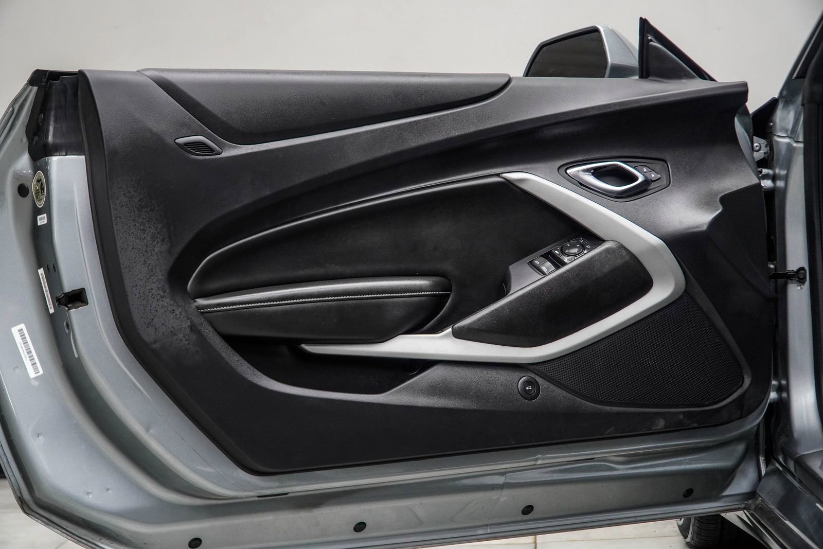 Used 2023 Chevrolet Camaro LT RWD image 28