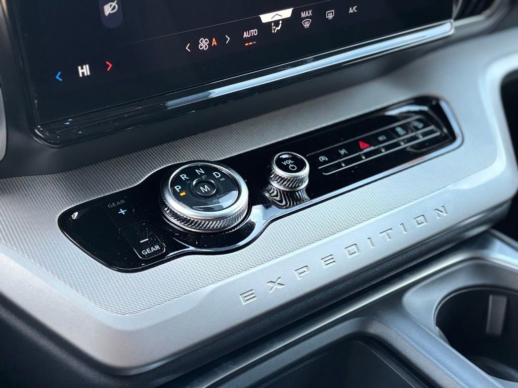 New 2025 Ford Expedition Max Active image 19