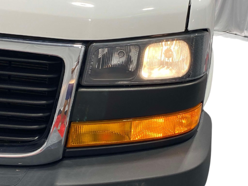 Used 2024 GMC Savana 2500 w/ Driver Convenience Package RWD image 8