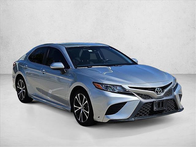 Used 2018 Toyota Camry SE FWD image 3
