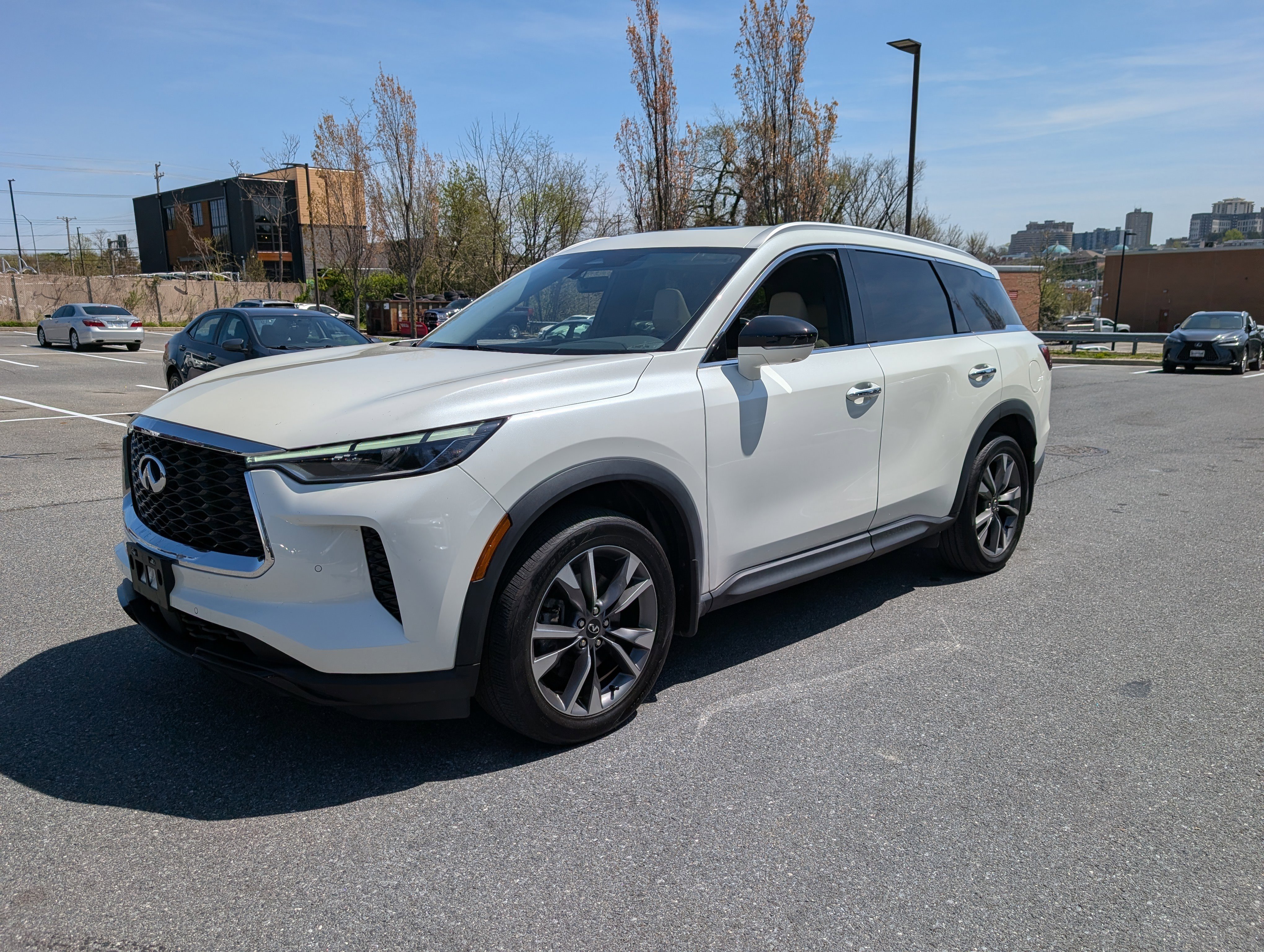 Used 2023 INFINITI QX60 Luxe w/ Cargo Package image 7