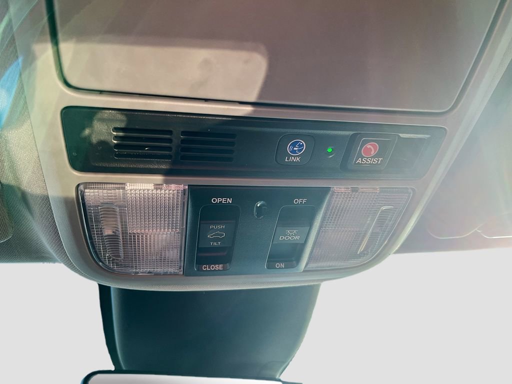 Used 2023 Honda Odyssey Elite image 23