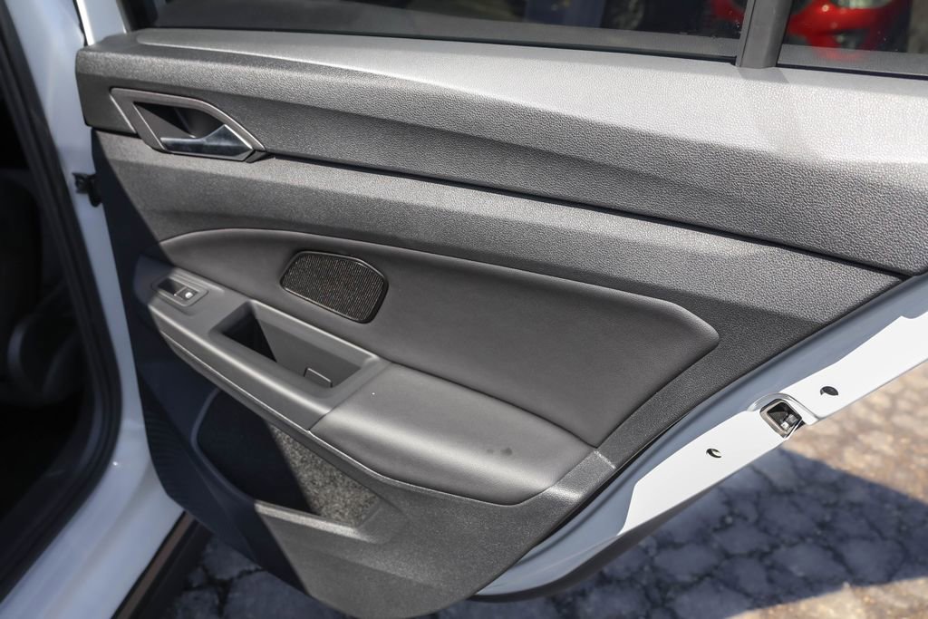 Certified 2024 Volkswagen Golf R image 26