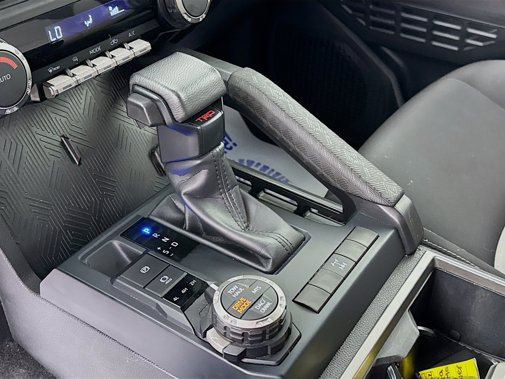 Certified 2025 Toyota Tacoma TRD Off-Road AWD/4WD image 16