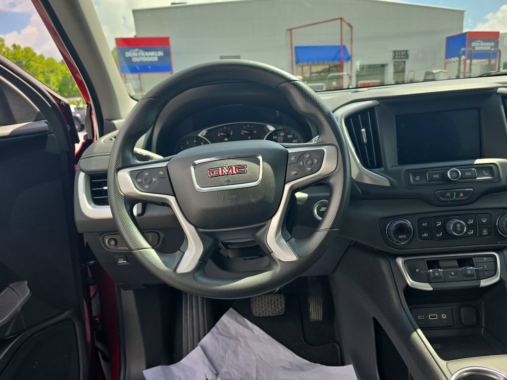Used 2024 GMC Terrain SLE w/ Driver Convenience Package FWD image 26