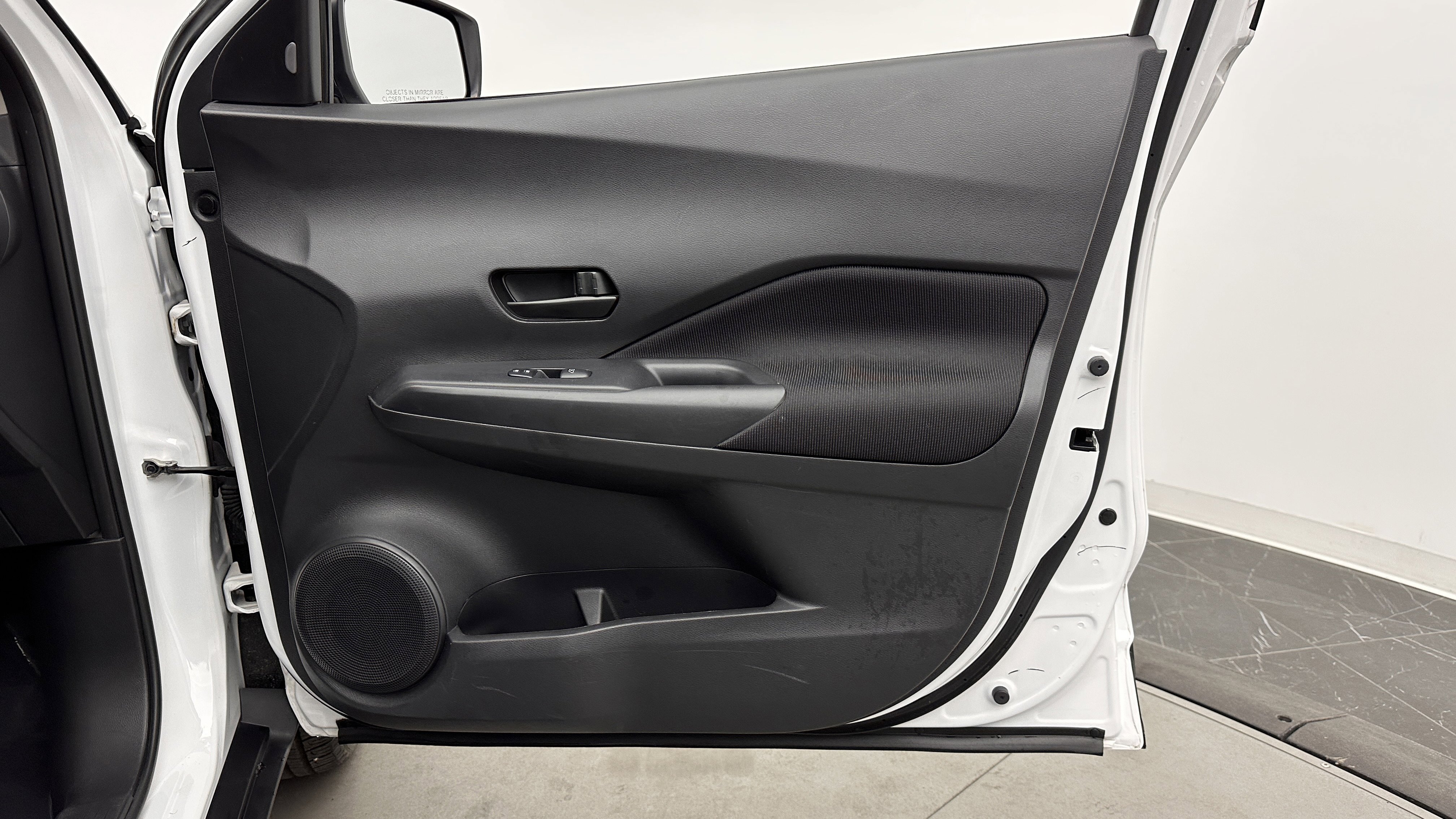 Used 2022 Nissan Kicks S FWD image 31