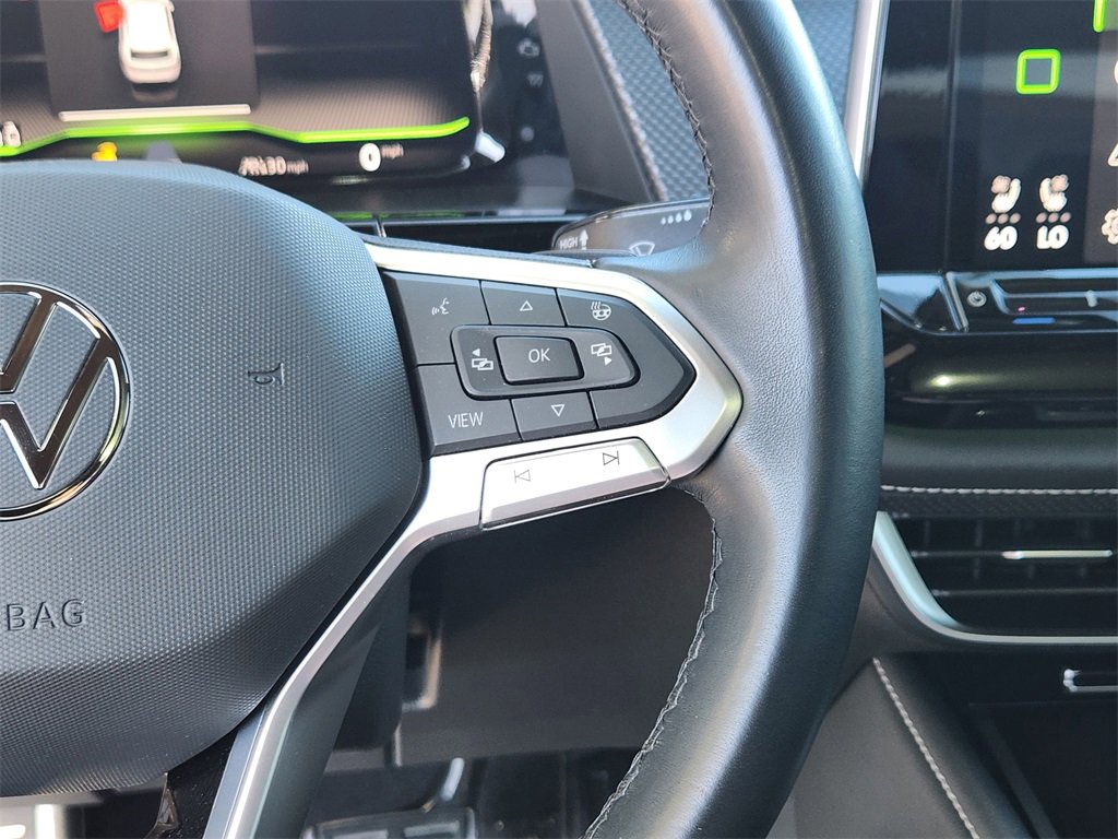 Used 2024 Volkswagen Atlas Cross Sport SEL R-Line image 9