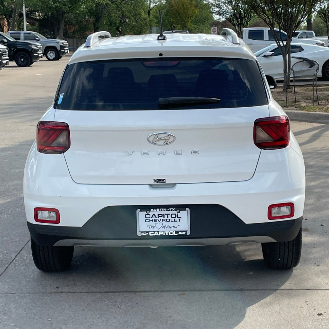 Used 2025 Hyundai Venue SEL FWD image 5