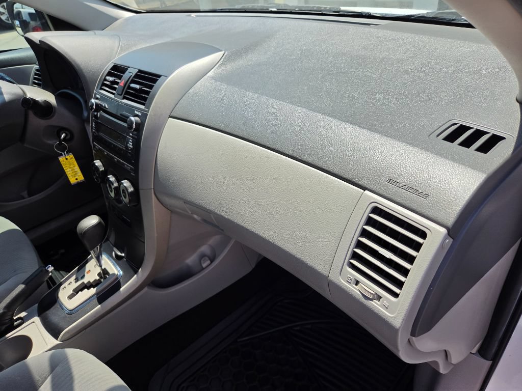 Used 2010 Toyota Corolla LE FWD image 40