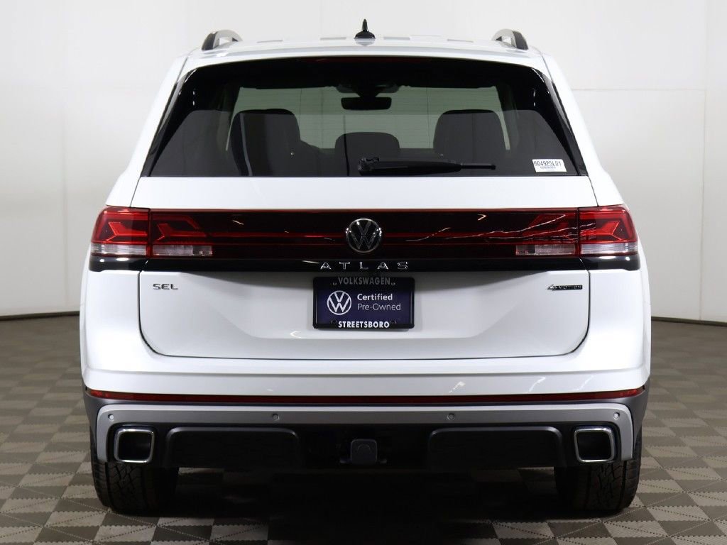 Certified 2024 Volkswagen Atlas Peak Edition SEL AWD/4WD image 16