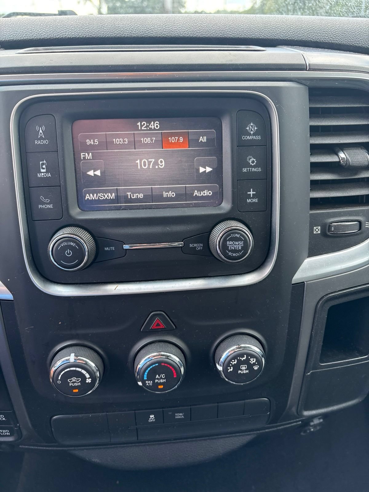 Used 2021 RAM 1500 Classic SLT AWD/4WD image 13