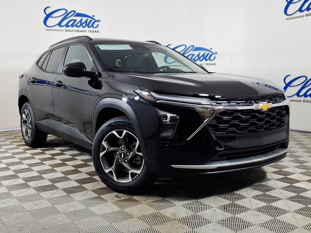 New 2026 Chevrolet Trax LT w/ Sunroof Package