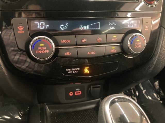 Used 2020 Nissan Rogue SV AWD/4WD image 16