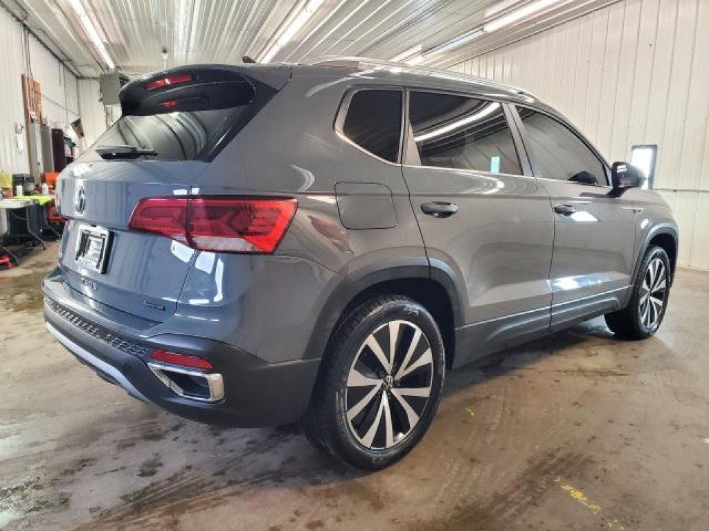 Used 2022 Volkswagen Taos SE AWD/4WD image 3