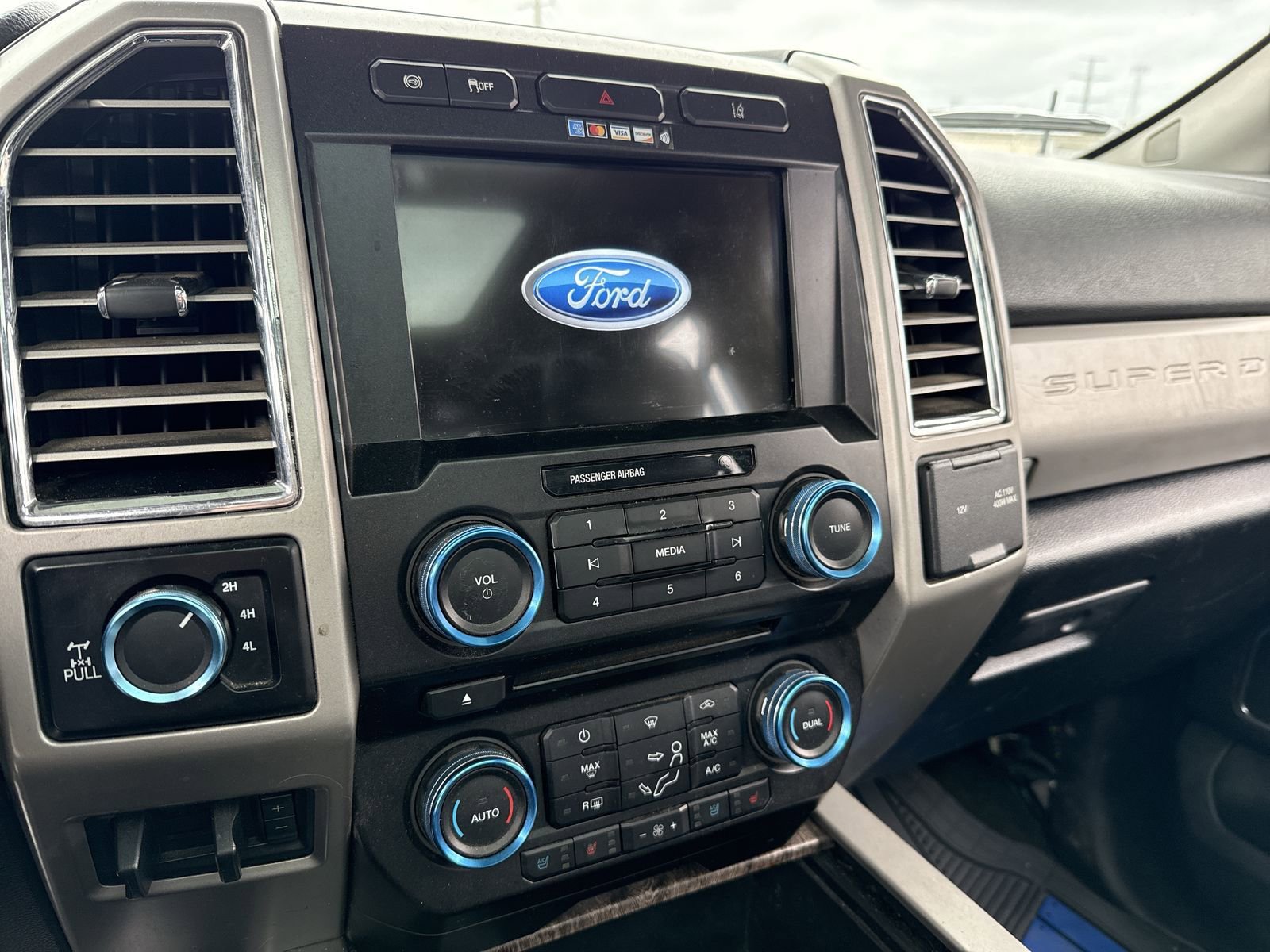 Used 2017 Ford F250 Lariat w/ Lariat Ultimate Package image 36