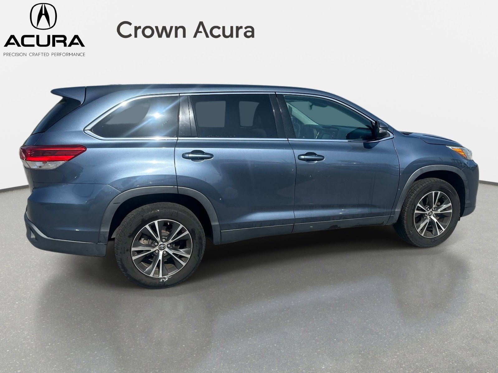 Used 2019 Toyota Highlander LE FWD image 8