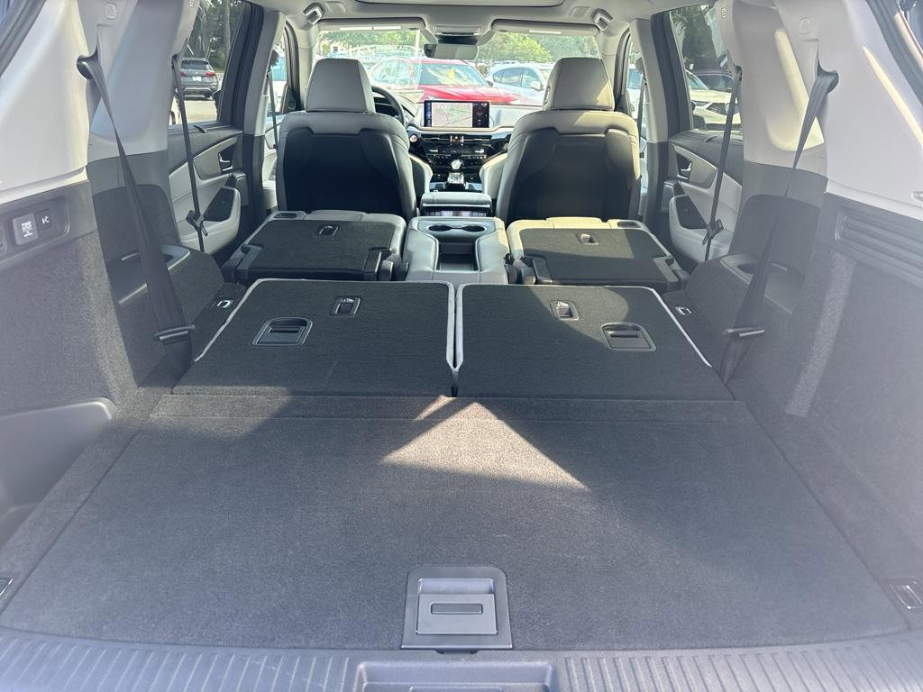 Certified 2025 Acura MDX FWD w/ Technology Package image 26