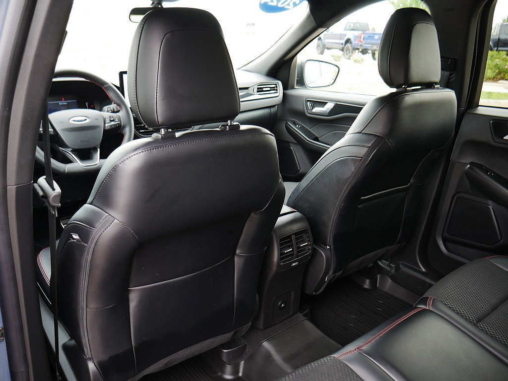 Used 2024 Ford Escape ST-Line w/ Tech Pack #1 AWD/4WD image 16