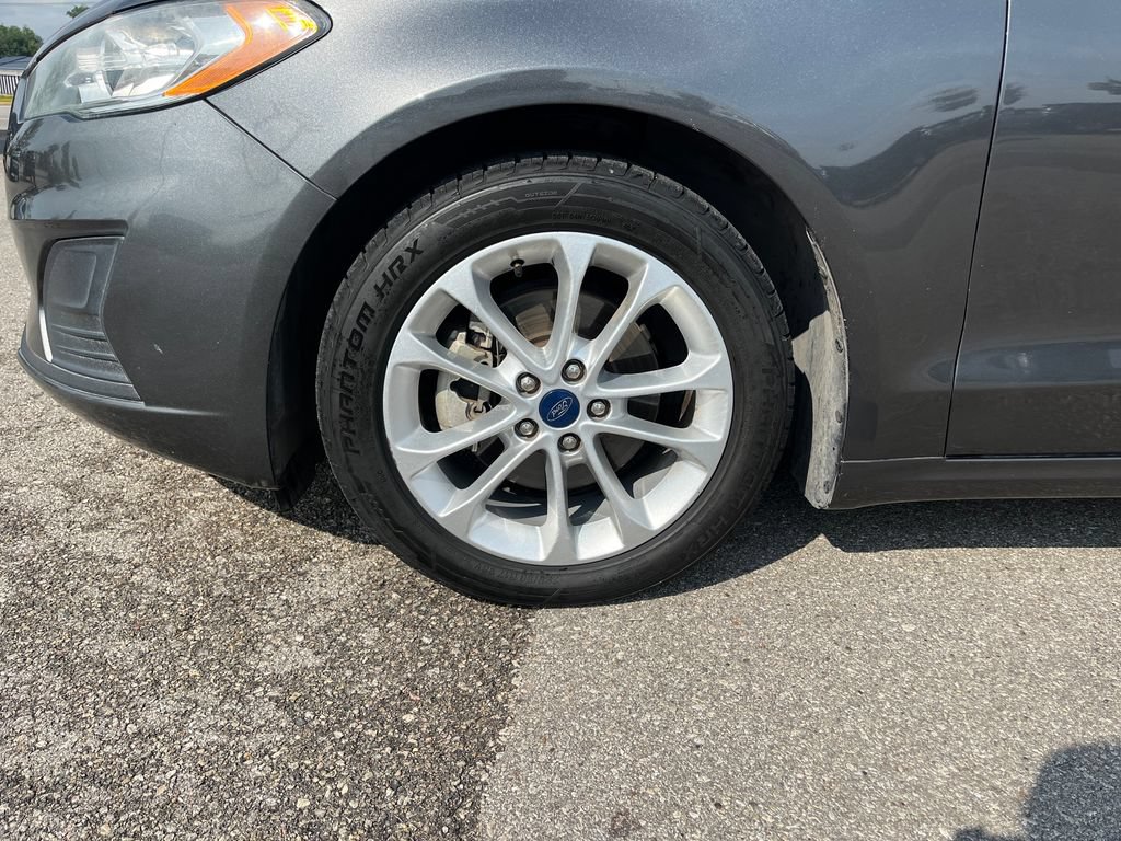 Used 2019 Ford Fusion SE FWD image 24