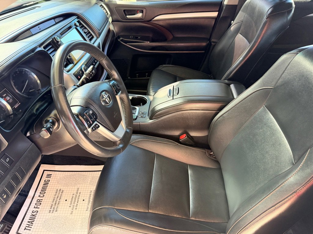 Used 2015 Toyota Highlander XLE image 6