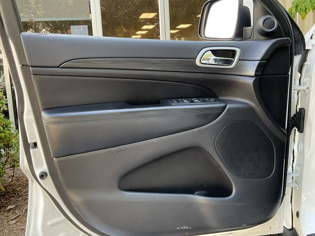 Used 2019 Jeep Grand Cherokee Laredo w/ Laredo X Package AWD/4WD image 33