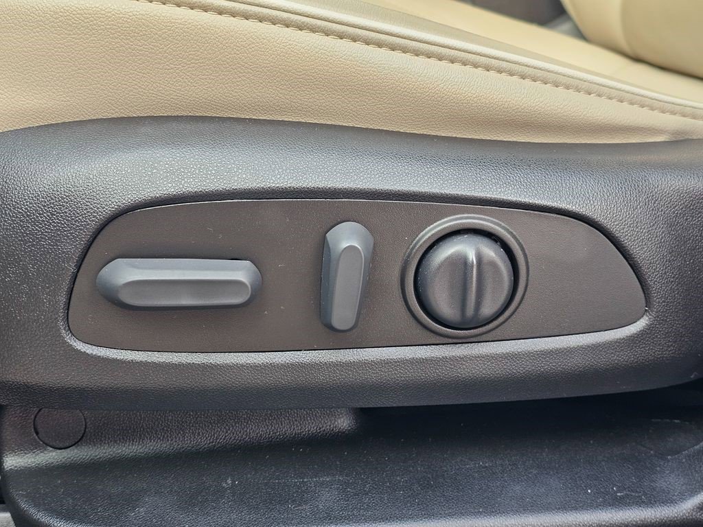 Certified 2023 Chevrolet Traverse Premier image 16