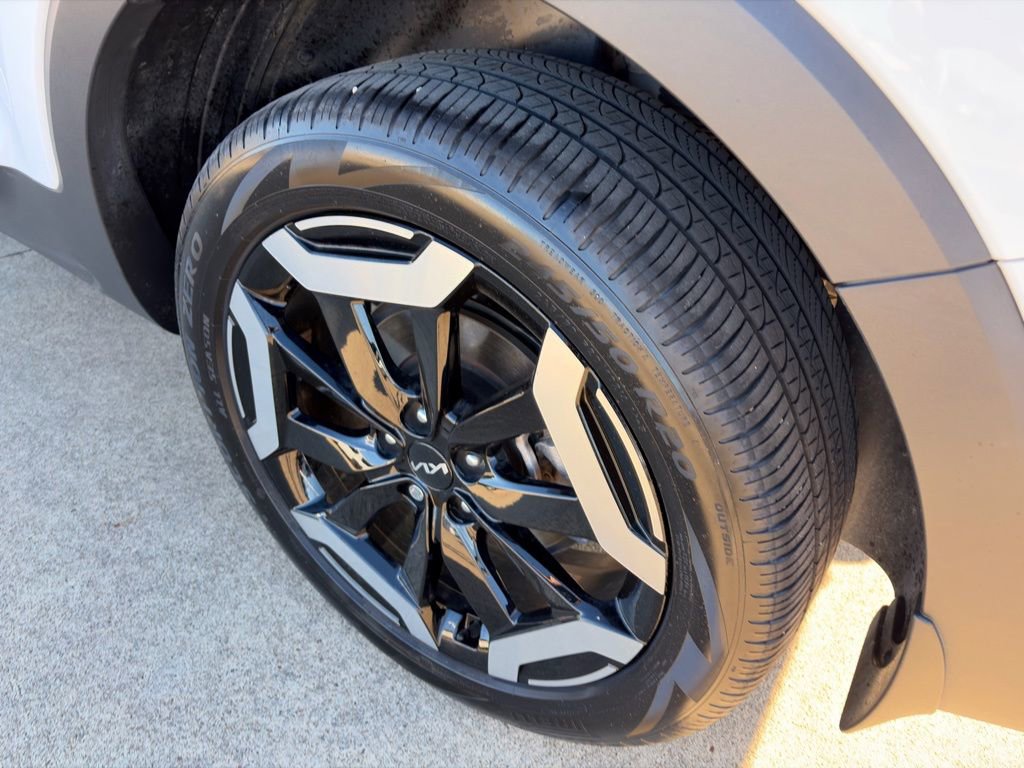 Used 2024 Kia Telluride S image 8