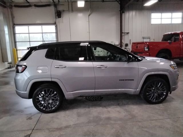 Used 2024 Jeep Compass Limited w/ High Altitude Package AWD/4WD image 6