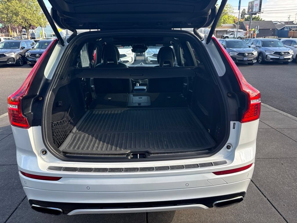 Used 2018 Volvo XC60 T8 R-Design w/ Convenience Package AWD/4WD image 31