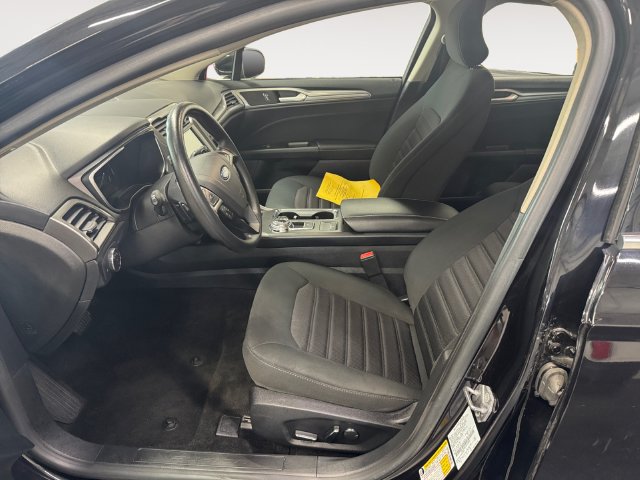 Used 2019 Ford Fusion SE FWD image 7