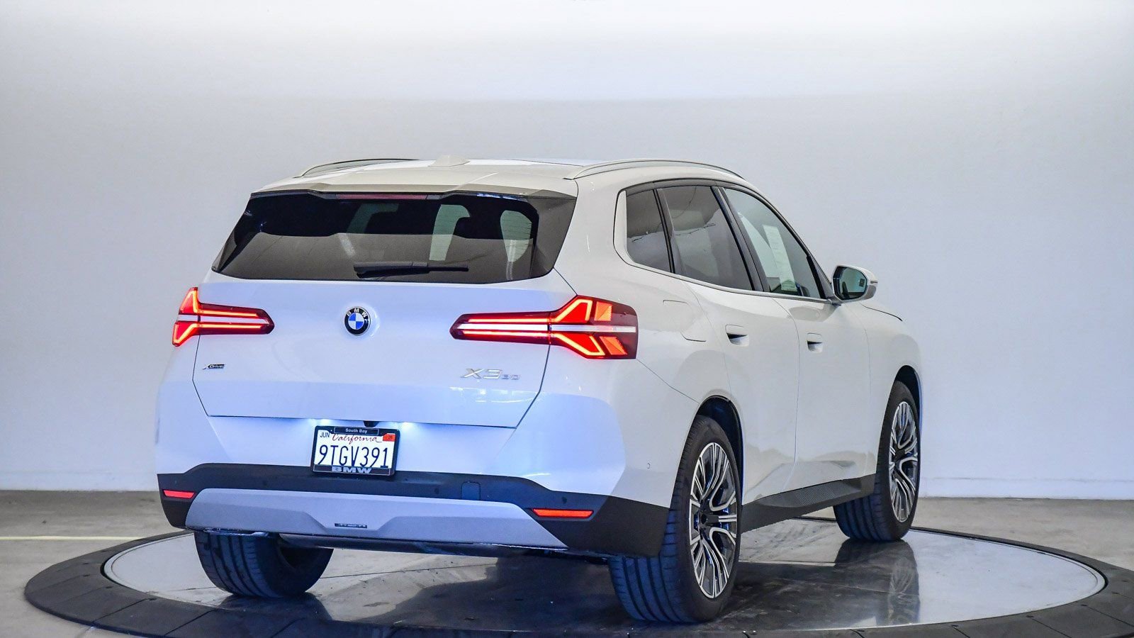 Used 2025 BMW X3 xDrive30i w/ Convenience Package image 5