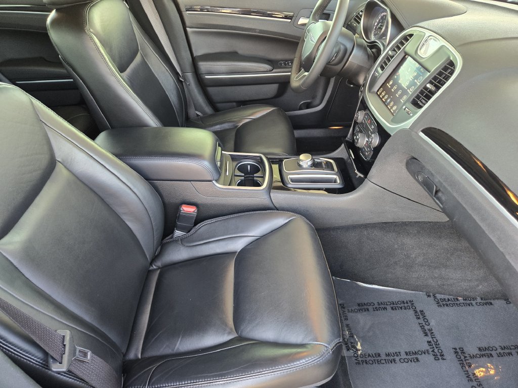 Used 2023 Chrysler 300 Touring L RWD image 17
