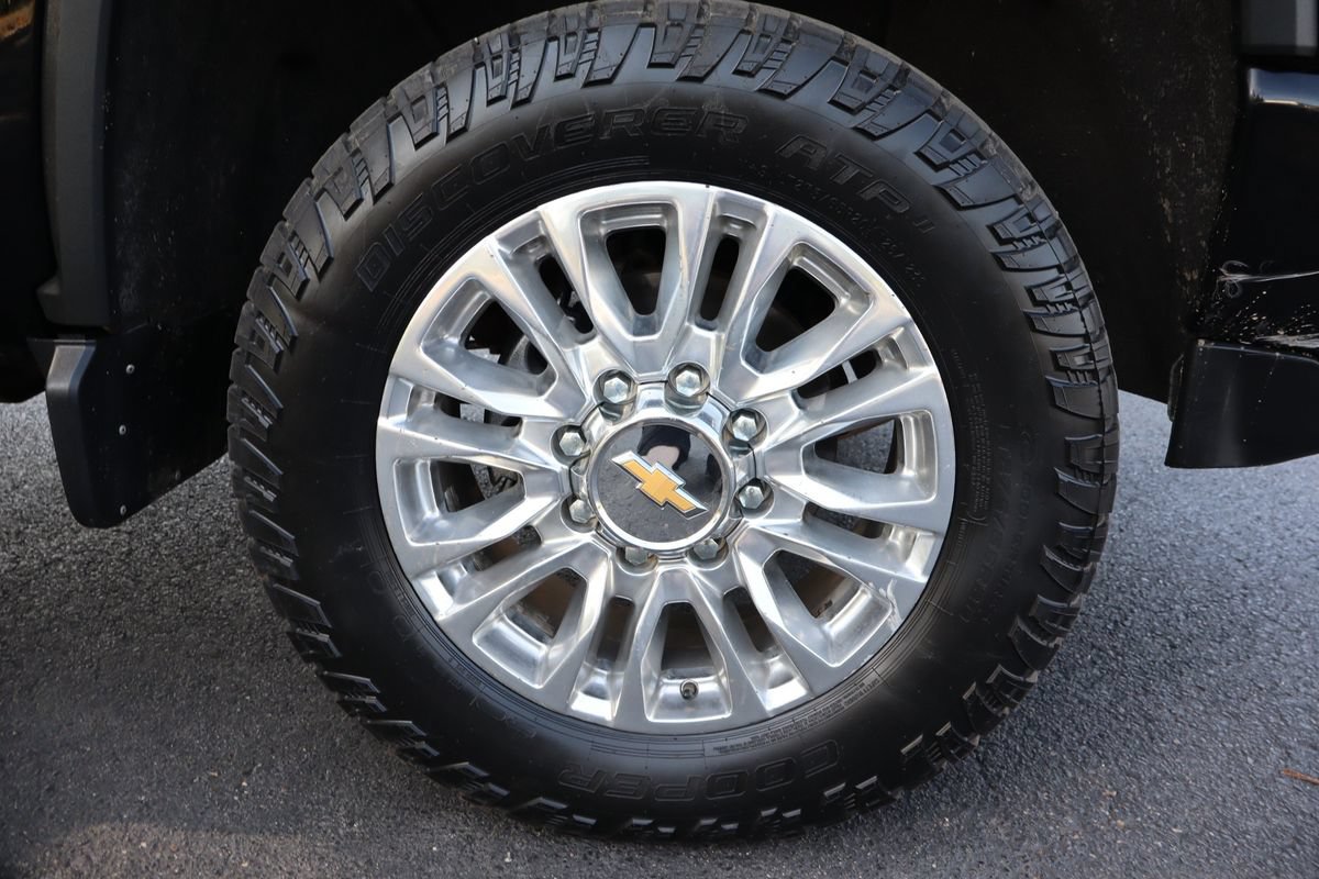 Used 2022 Chevrolet Silverado 3500 High Country w/ Safety Package II AWD/4WD image 44