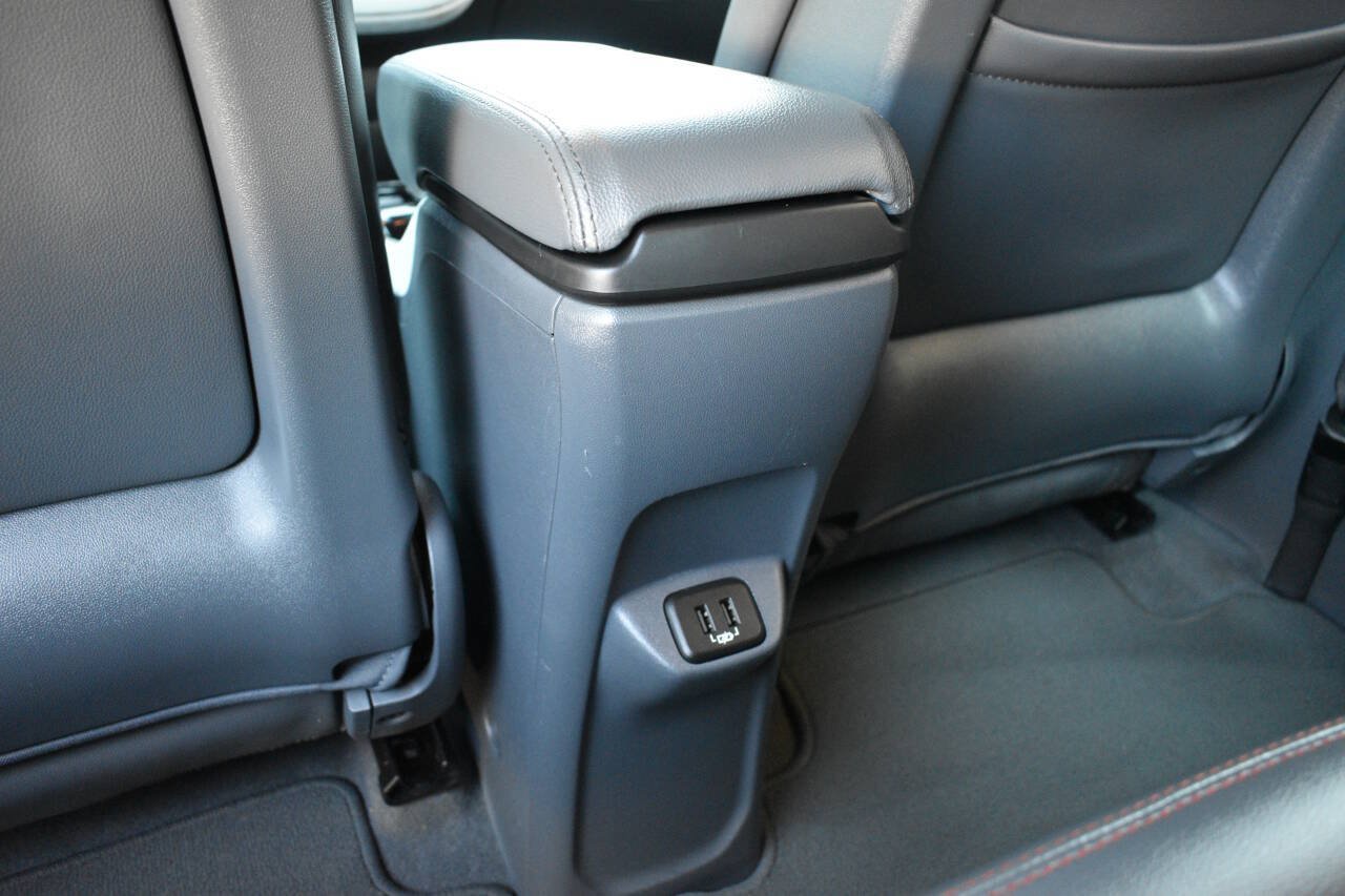 Used 2021 Chevrolet Bolt Premier w/ Infotainment Package FWD image 11