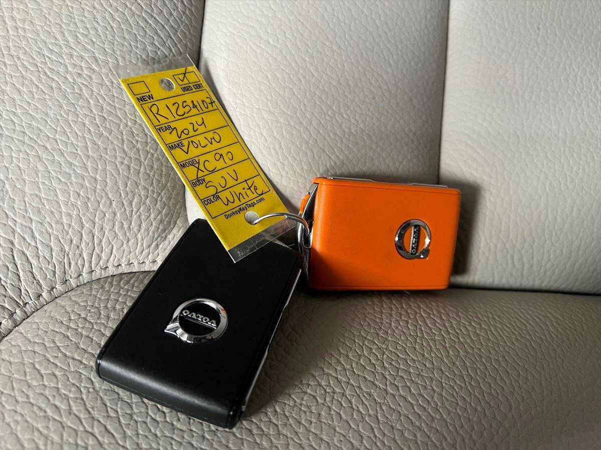 Used 2024 Volvo XC90 T8 Plus w/ Protection Package image 16