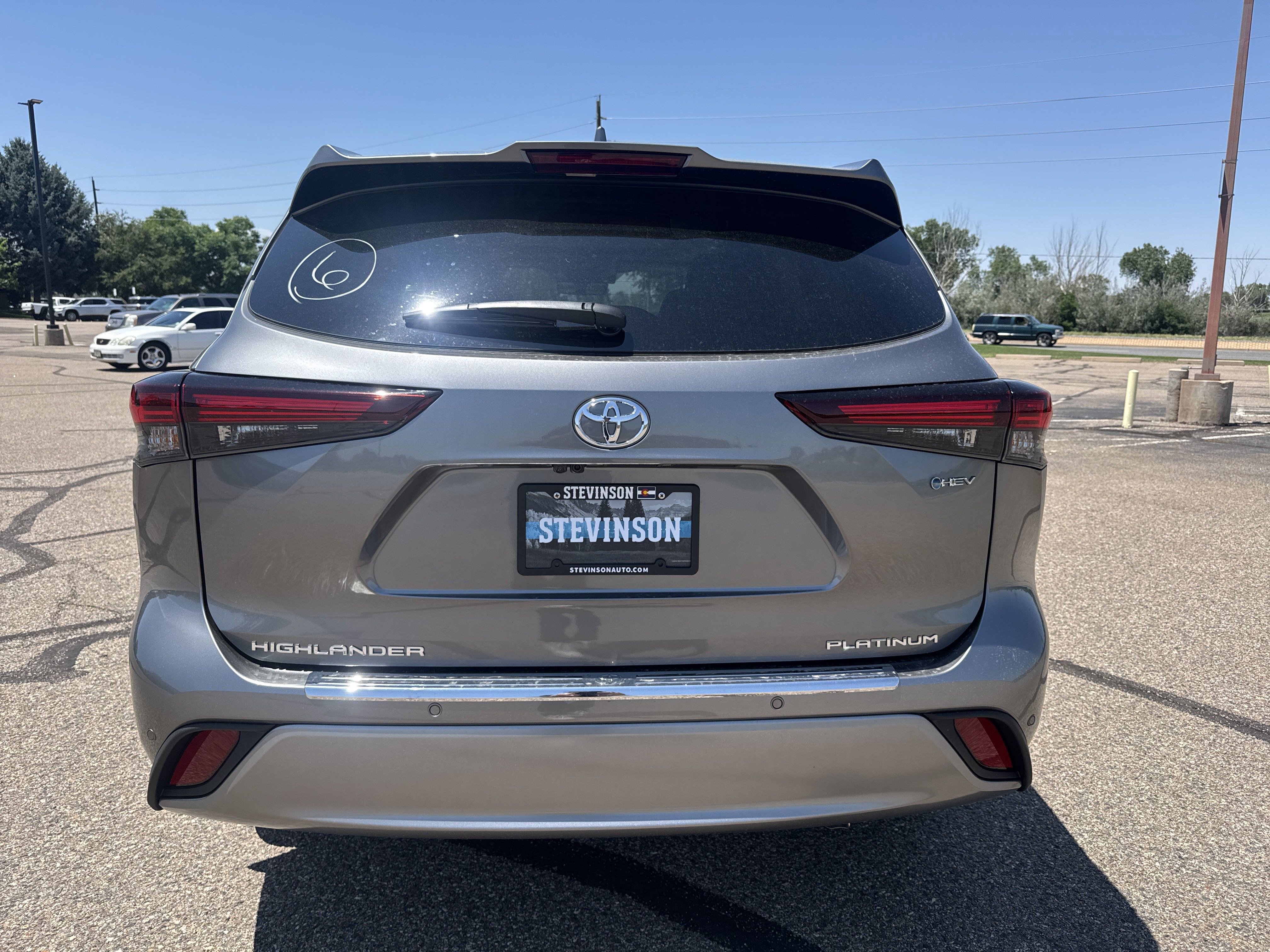 New 2026 Toyota Highlander Platinum AWD/4WD image 4