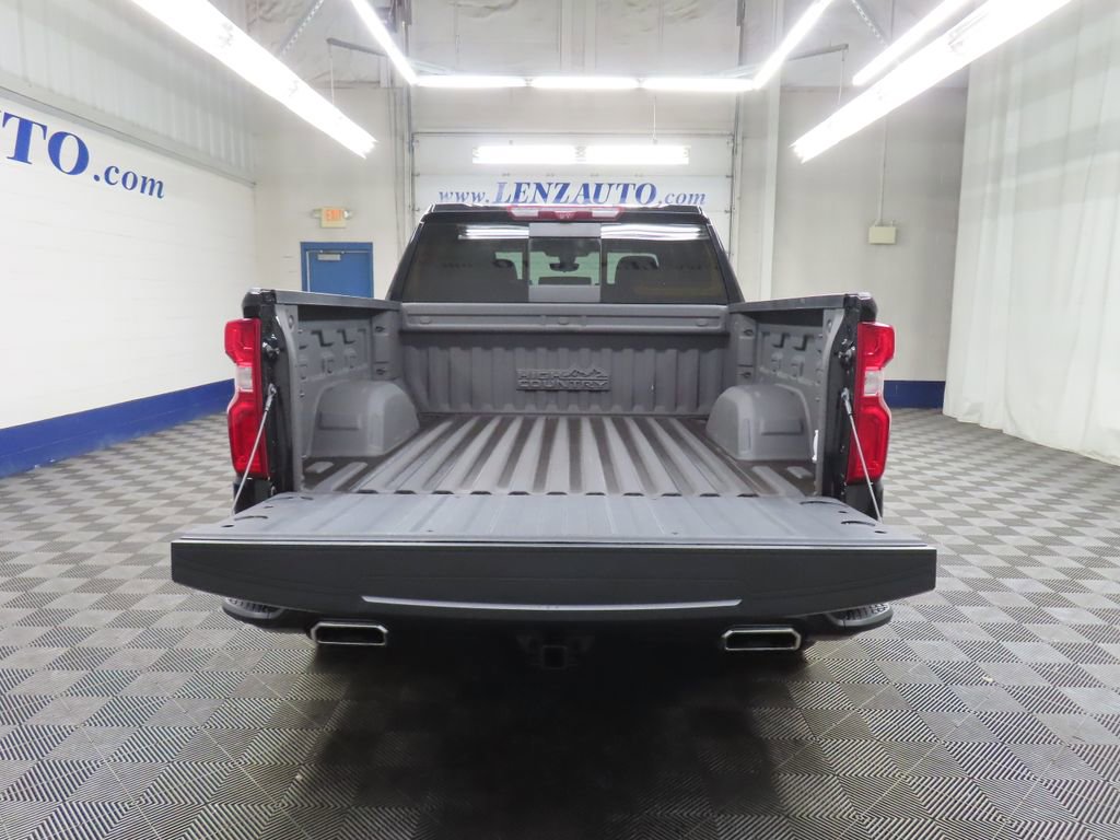 Used 2022 Chevrolet Silverado 1500 High Country w/ Technology Package image 38