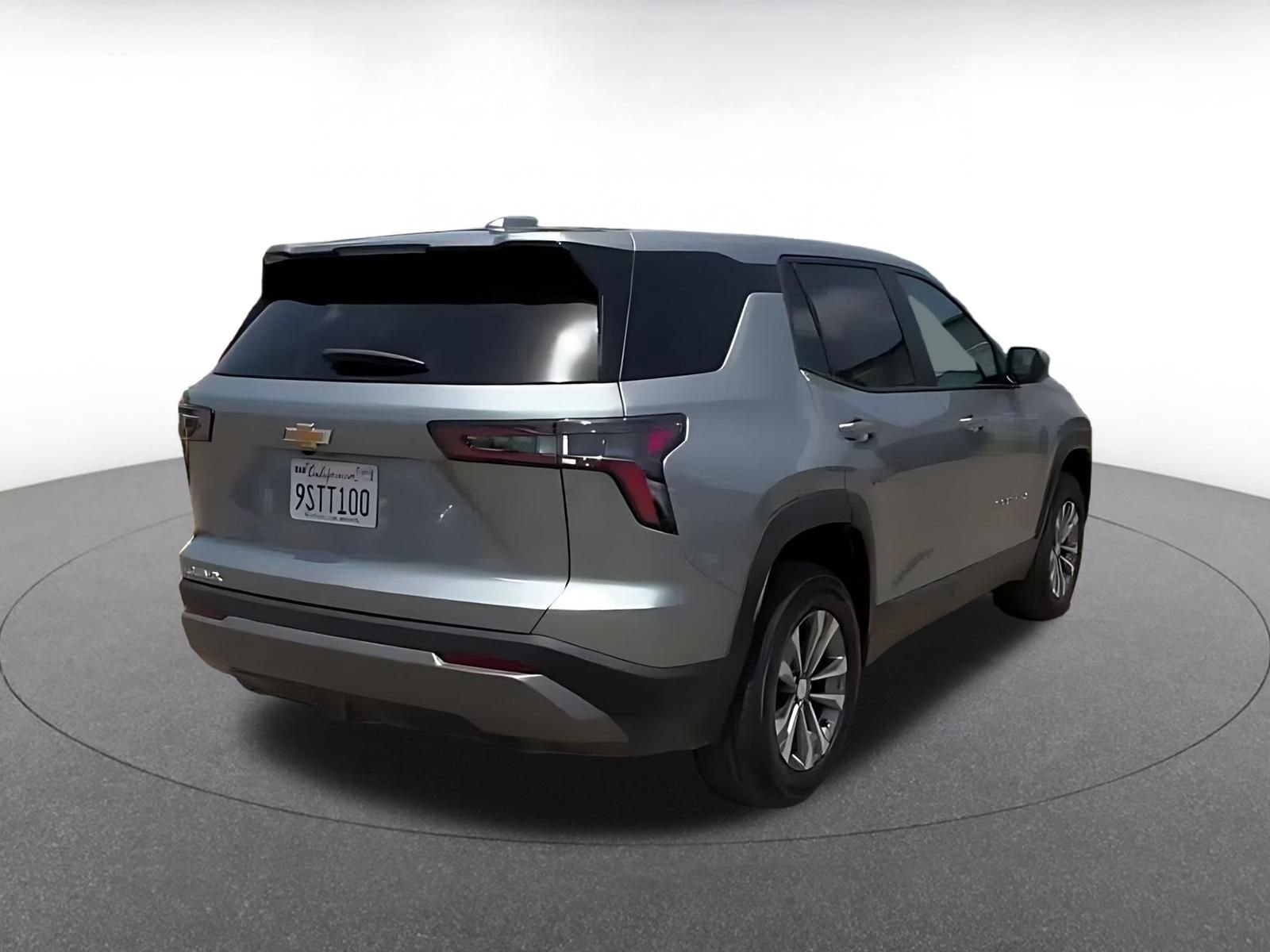 Used 2025 Chevrolet Equinox LT FWD image 15