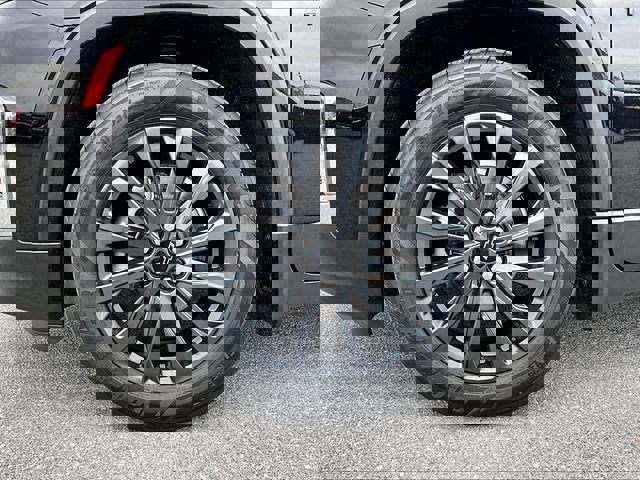 Used 2023 Chevrolet Traverse RS w/ LPO, Floor Liner Package image 7