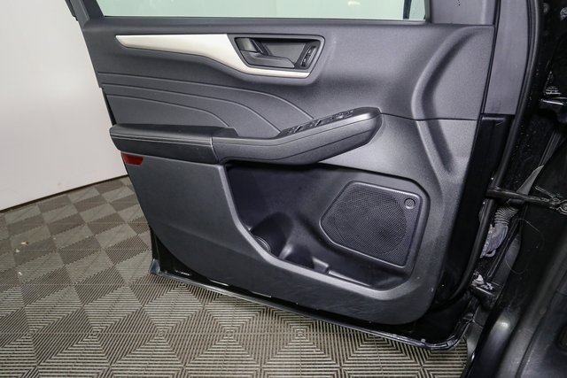 Used 2022 Ford Escape SE w/ Convenience Package image 35