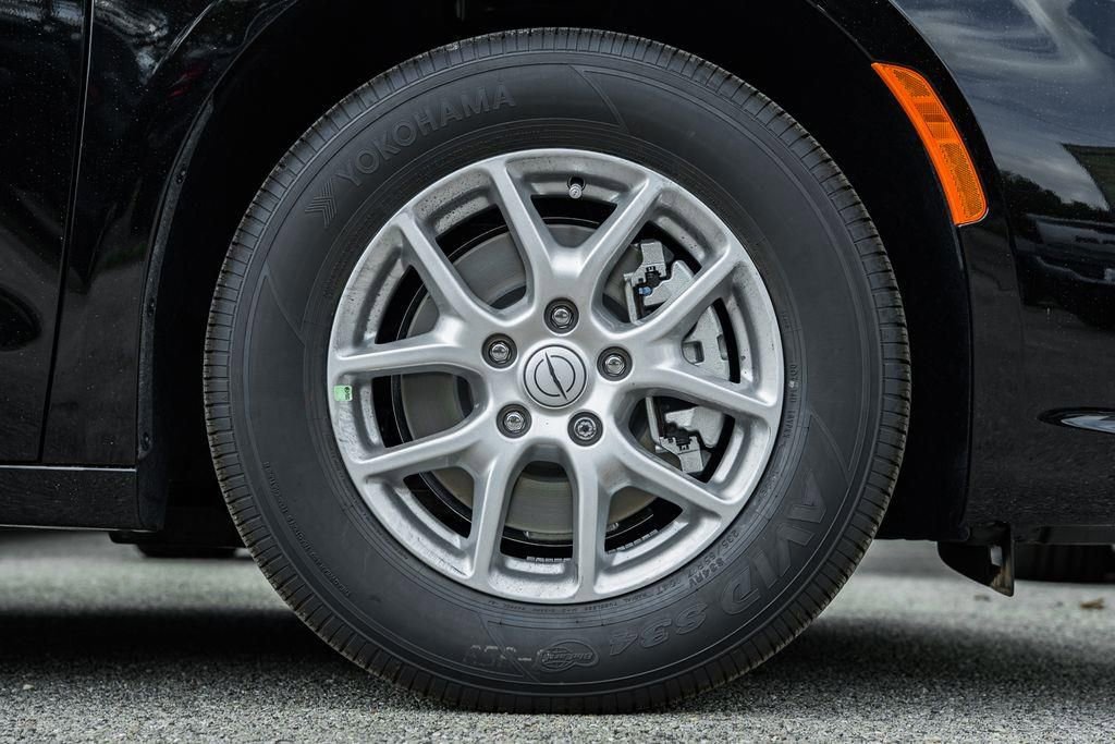 New 2025 Chrysler Pacifica Select FWD image 14