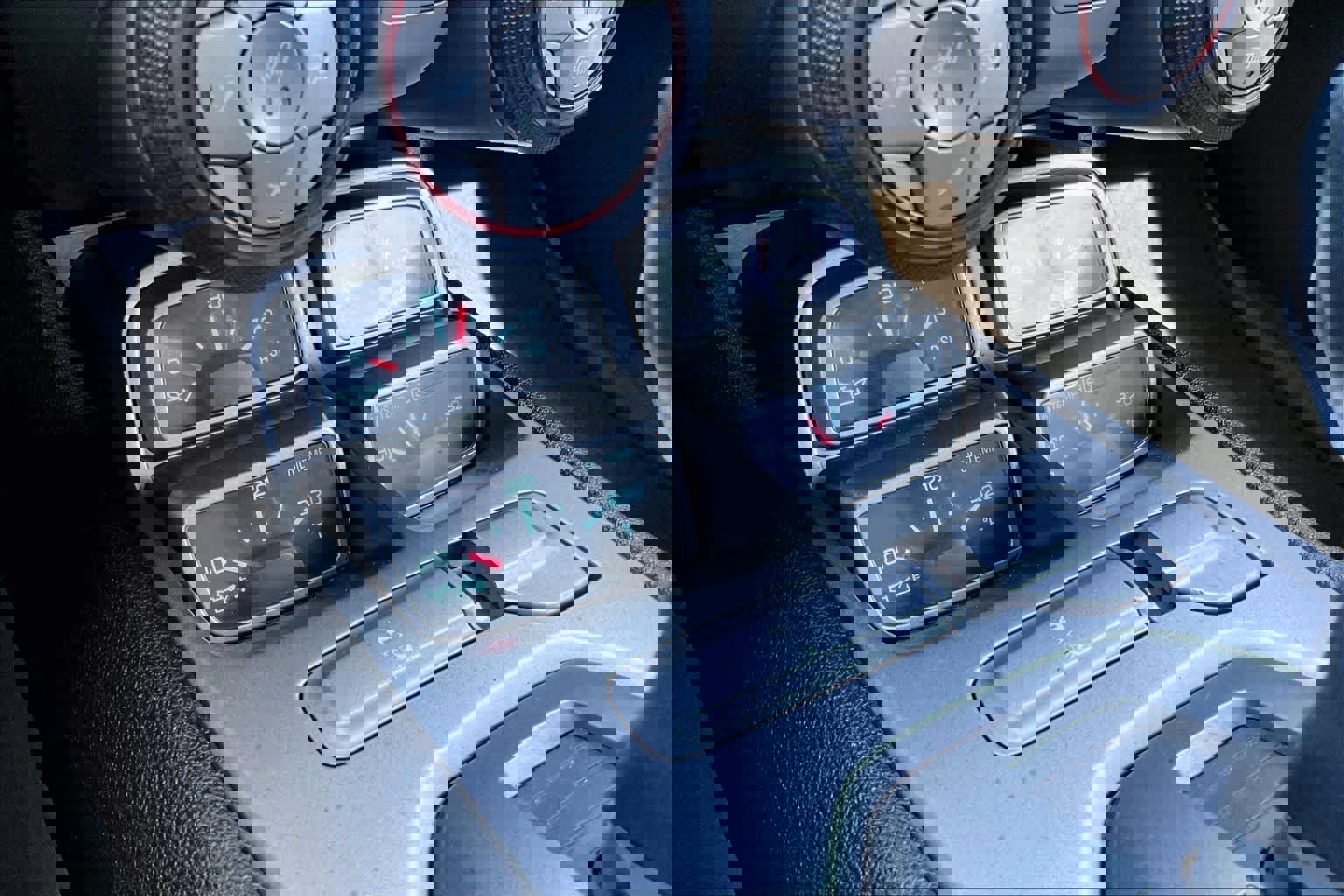 Used 2014 Chevrolet Camaro SS RWD image 32