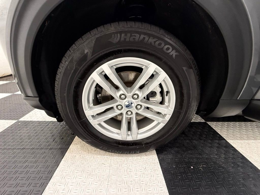 Used 2022 Ford Explorer XLT w/ Equipment Group 202A image 11