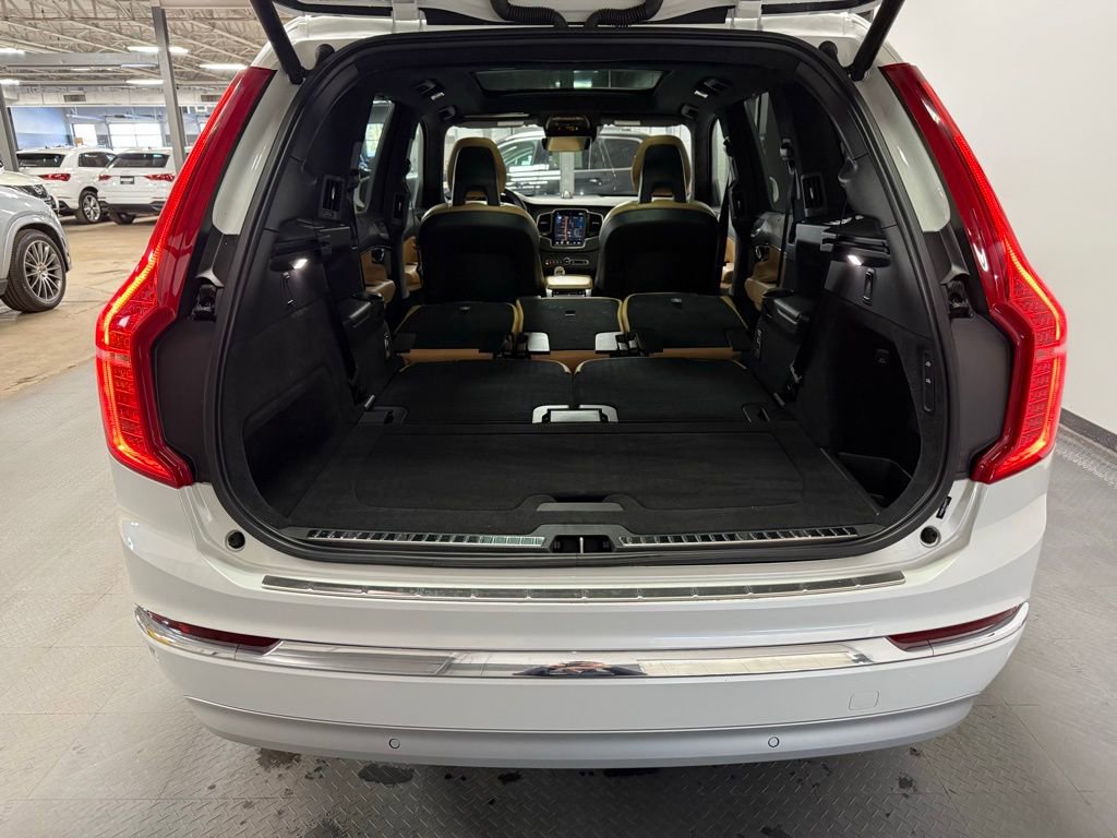 Used 2022 Volvo XC90 T8 Inscription w/ Lounge Package image 24